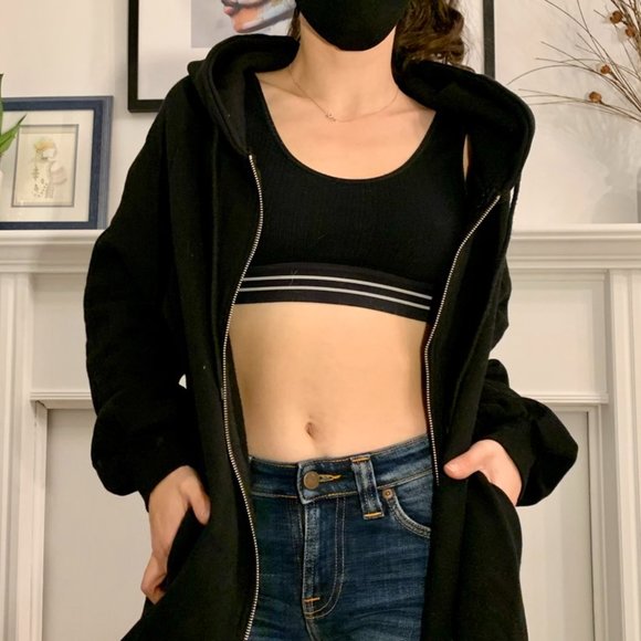 Extra long zip hoodie I’m 5”4 and they hang at my knees - Picture 4 of 4